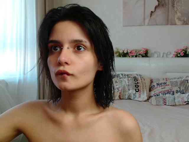 TheSluttyFox webcam