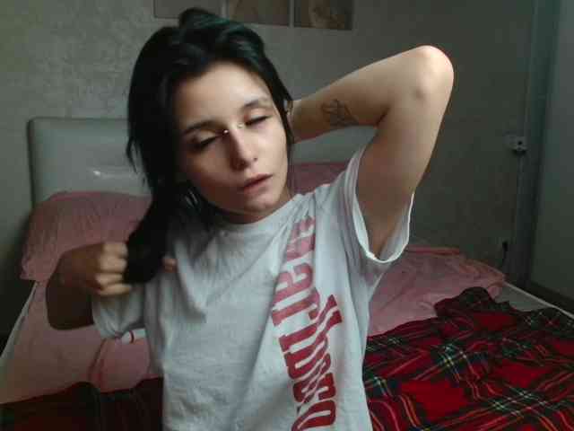 TheSluttyFox webcam