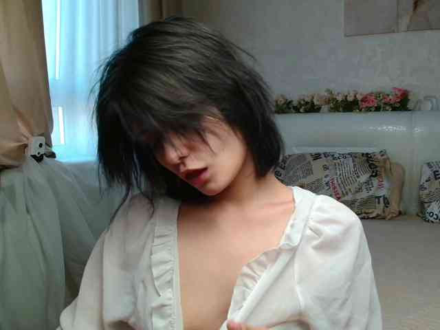 TheSluttyFox webcam