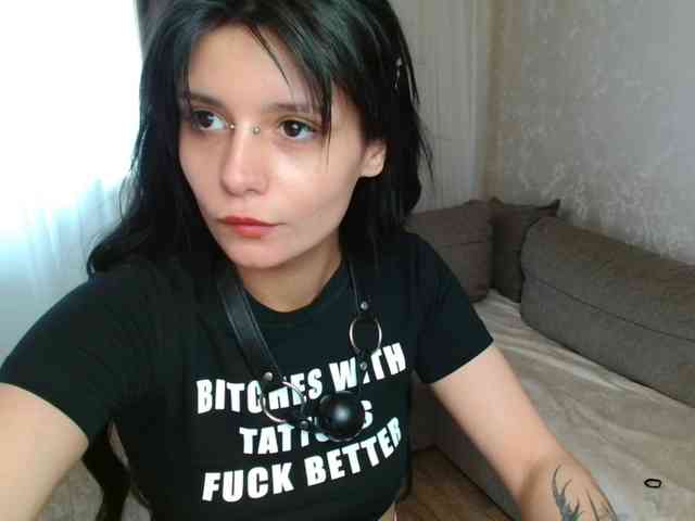TheSluttyFox webcam