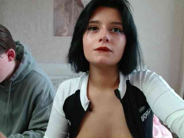 TheSluttyFox webcam