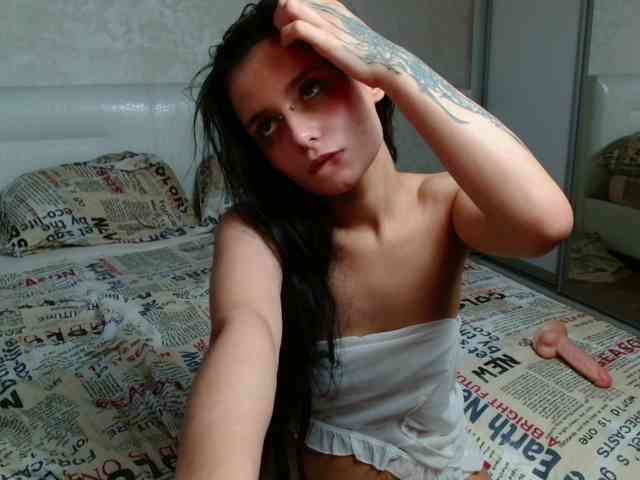 TheSluttyFox webcam