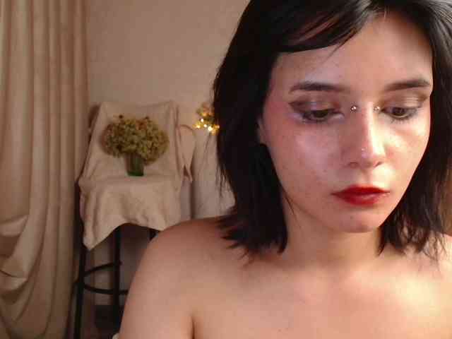 TheSluttyFox webcam