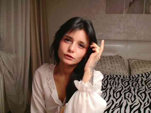 TheSluttyFox Sex Cam Show
