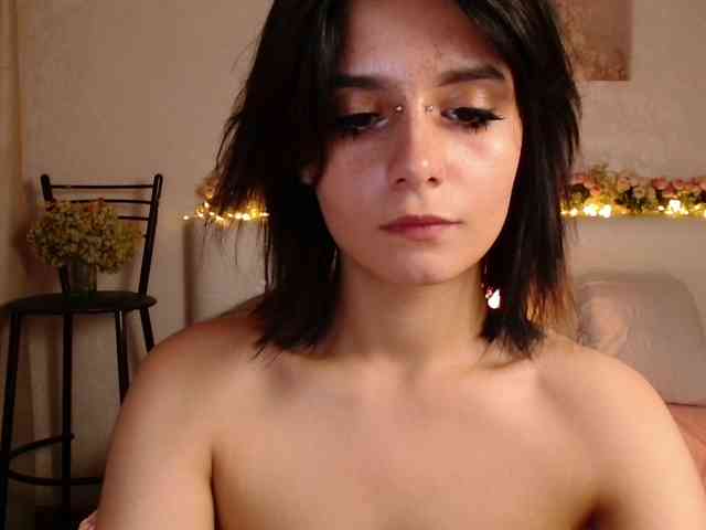 TheSluttyFox webcam