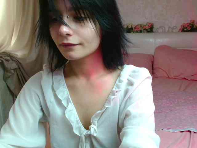 TheSluttyFox webcam