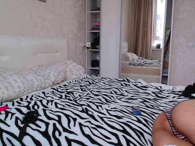 TheSluttyFox webcam