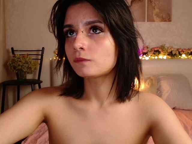 TheSluttyFox webcam