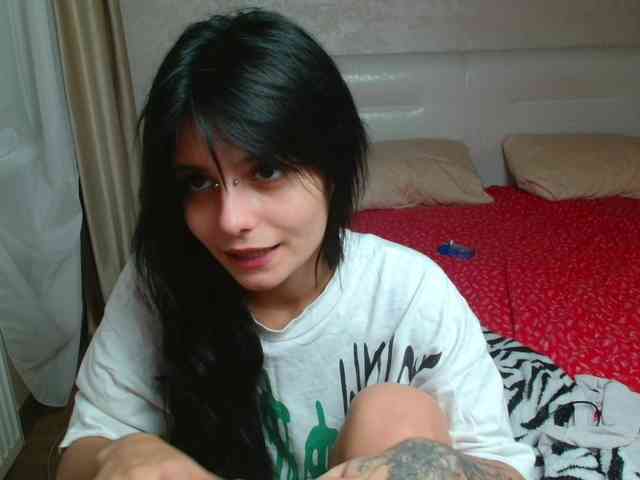 TheSluttyFox webcam