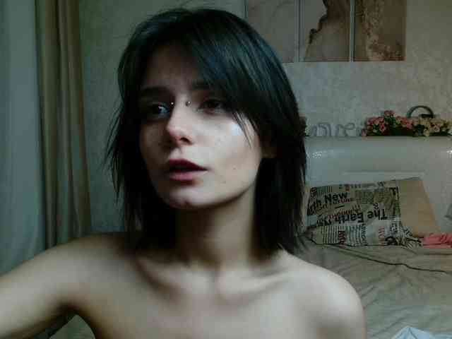 TheSluttyFox webcam
