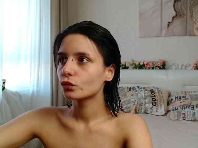 TheSluttyFox webcam