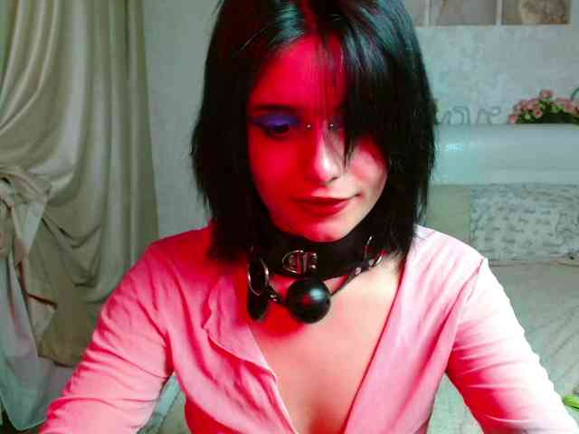 TheSluttyFox webcam