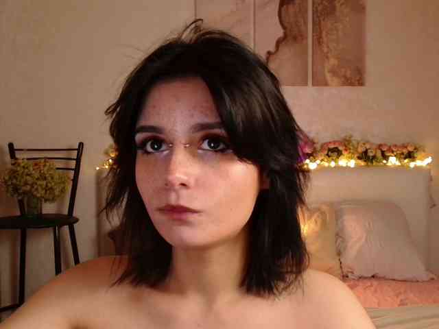 TheSluttyFox webcam