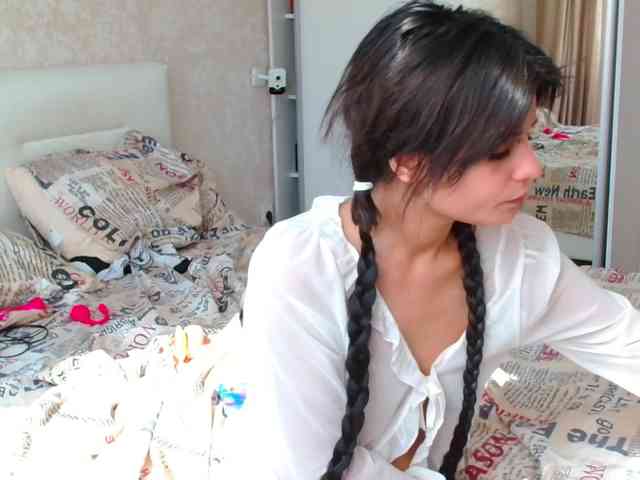 TheSluttyFox webcam