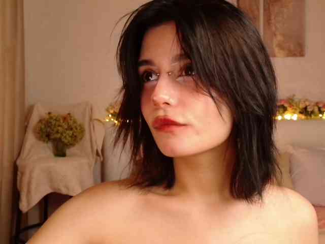 TheSluttyFox webcam