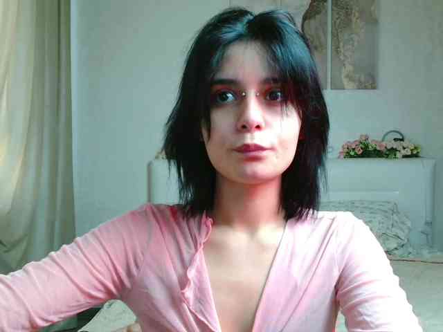 TheSluttyFox webcam