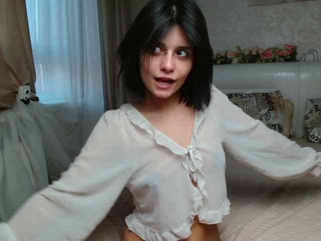 TheSluttyFox webcam
