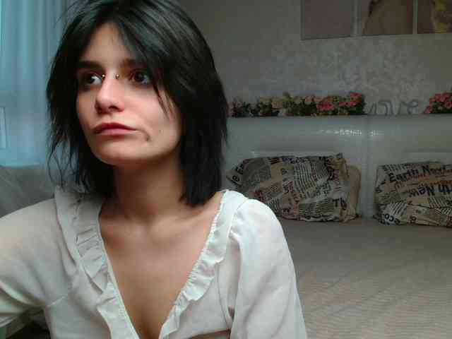 TheSluttyFox webcam