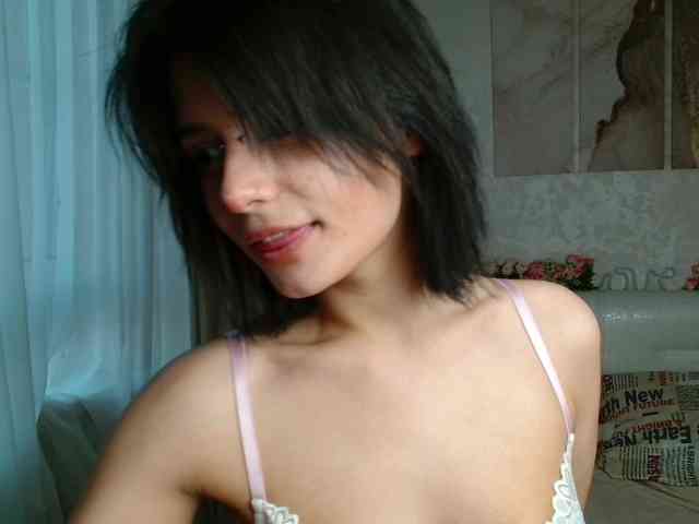 TheSluttyFox webcam