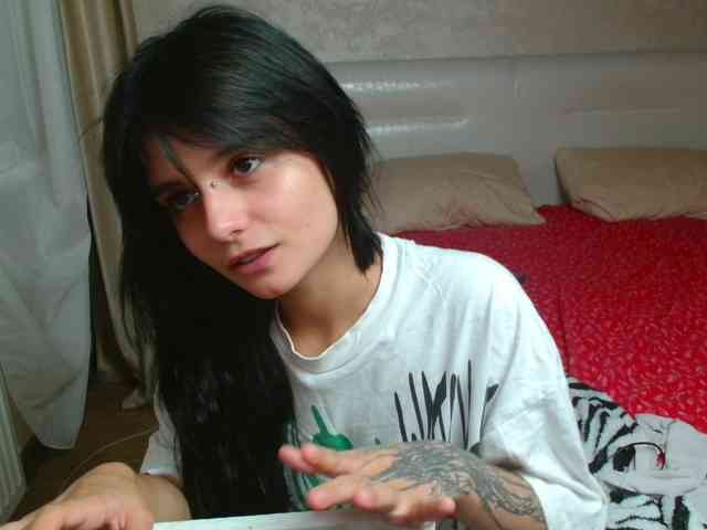 TheSluttyFox webcam