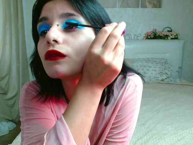 TheSluttyFox webcam