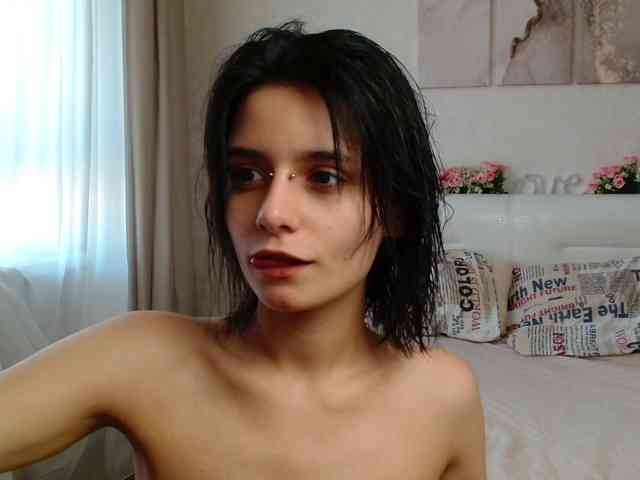 TheSluttyFox webcam