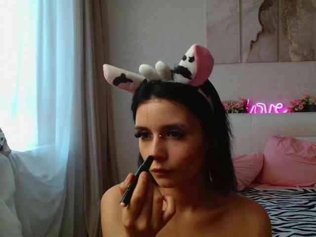 TheSluttyFox webcam