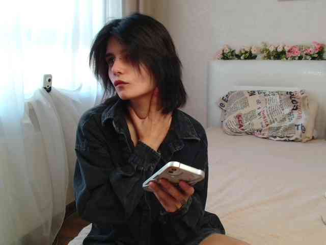 TheSluttyFox webcam