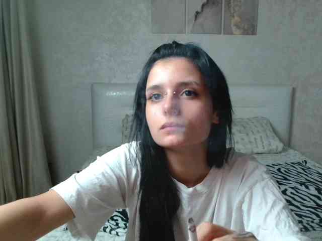 TheSluttyFox webcam