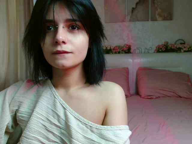 TheSluttyFox webcam