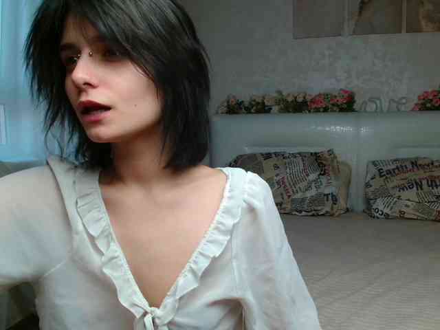 TheSluttyFox webcam