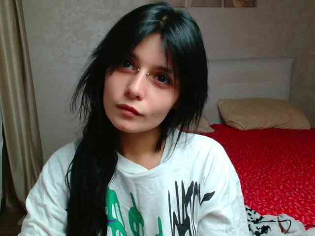 TheSluttyFox webcam
