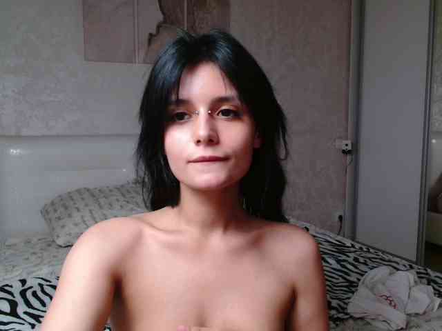 TheSluttyFox webcam
