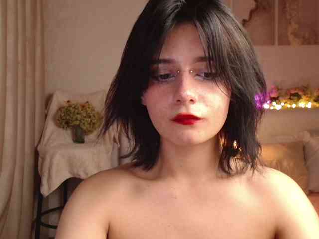 TheSluttyFox webcam