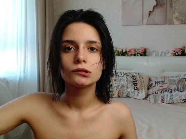 TheSluttyFox webcam