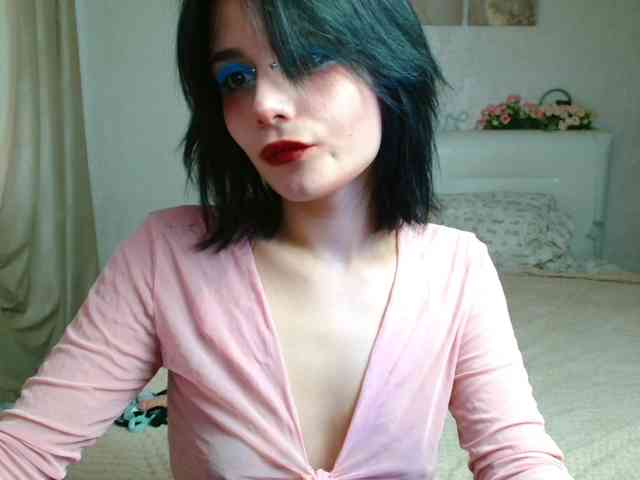 TheSluttyFox webcam