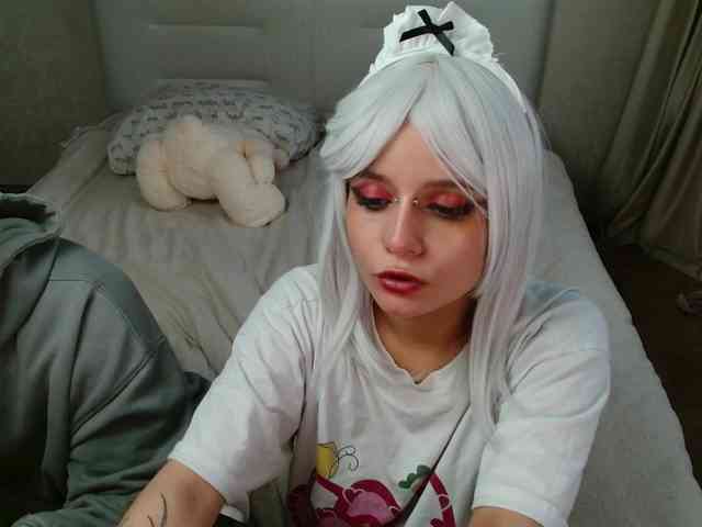 TheSluttyFox webcam