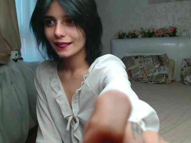 TheSluttyFox webcam