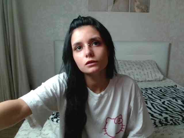 TheSluttyFox webcam