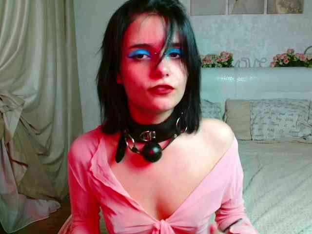 TheSluttyFox webcam