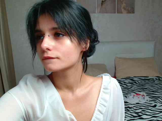 TheSluttyFox webcam
