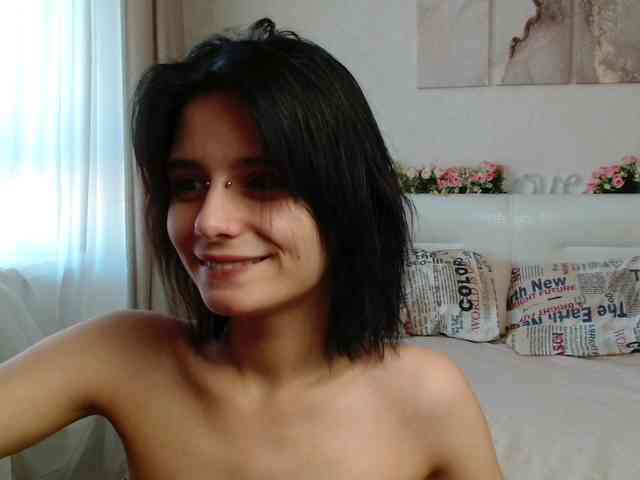 TheSluttyFox webcam