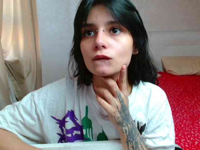 TheSluttyFox webcam
