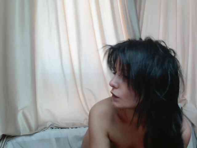 TheSluttyFox webcam