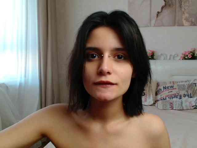 TheSluttyFox webcam
