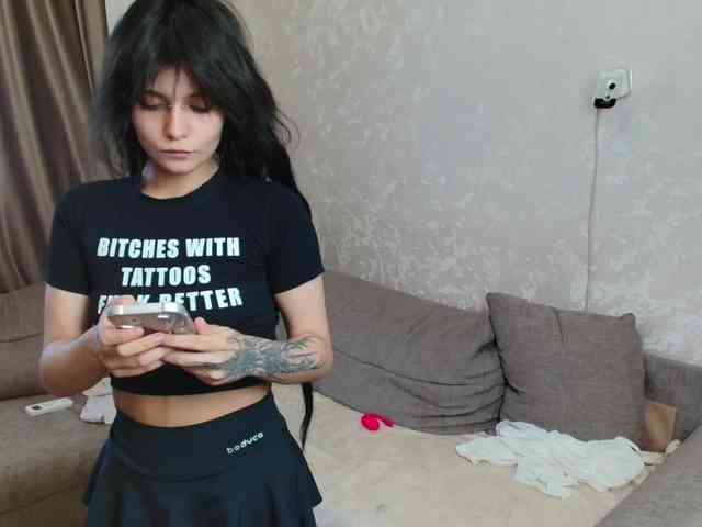 TheSluttyFox webcam