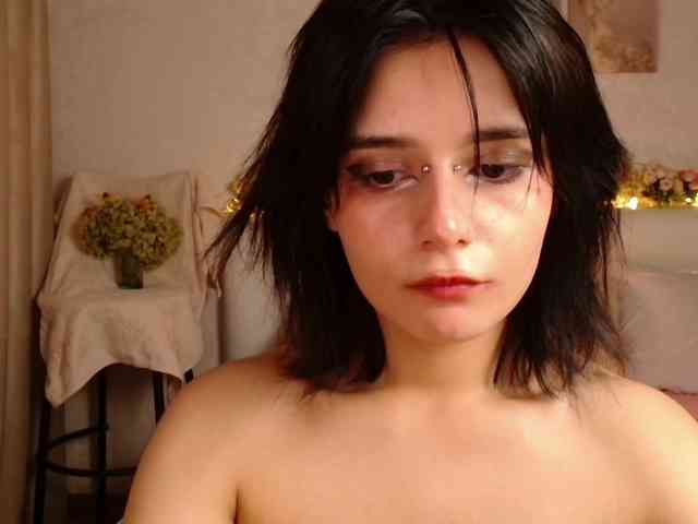 TheSluttyFox webcam