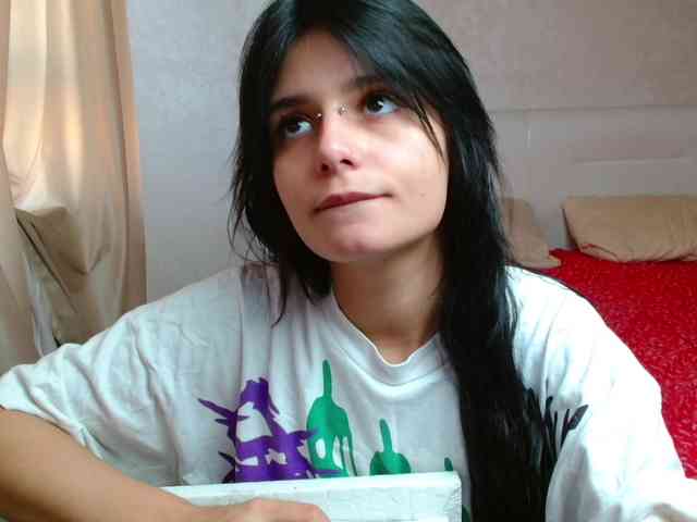 TheSluttyFox webcam
