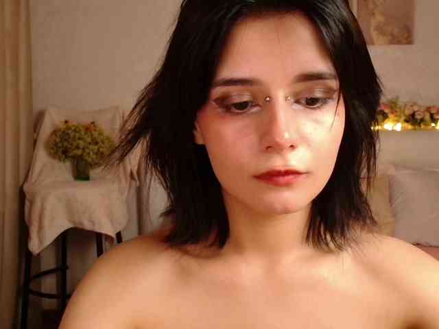 TheSluttyFox webcam
