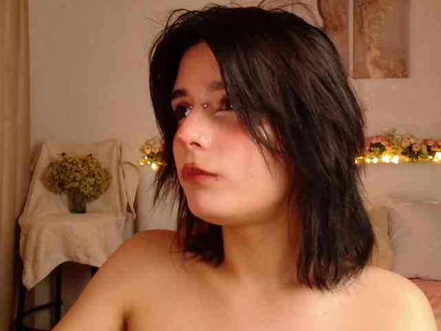 TheSluttyFox webcam